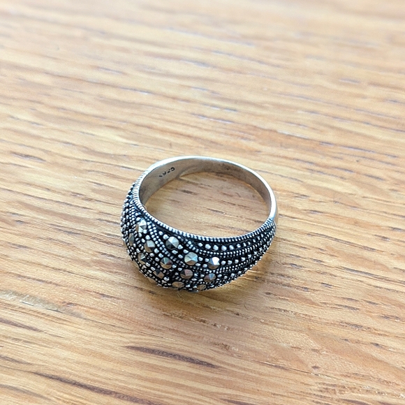 Sparkling Silver Marcasite Cortail Ring size 5 - Picture 6 of 11